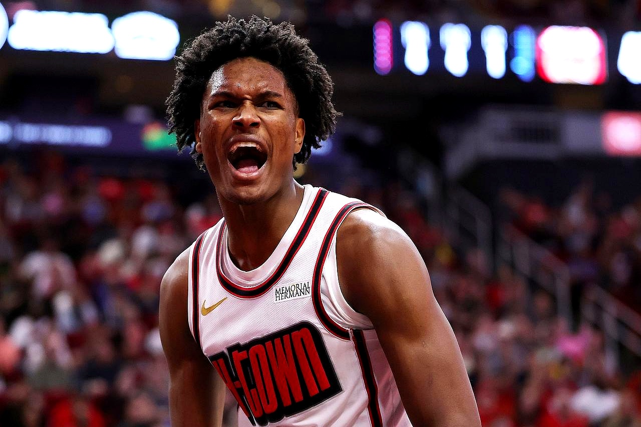 火箭客场大胜黄蜂,取得关键胜利 火箭客场大胜黄蜂,取得关键胜利