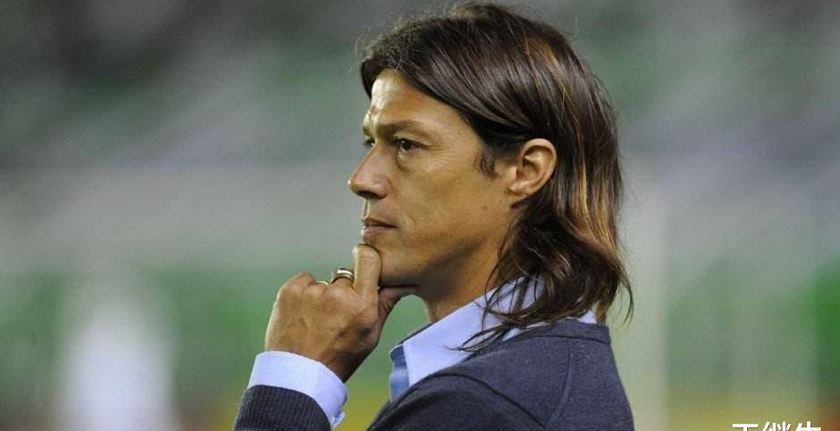 爱游戏视频-包含足球名宿发布新书，回忆职业生涯点滴的词条