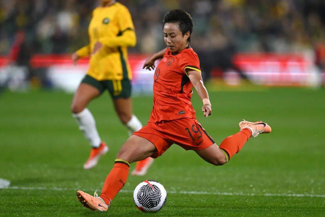 中国女足在比赛中体现出自信气质 中国女足在比赛中体现出自信气质