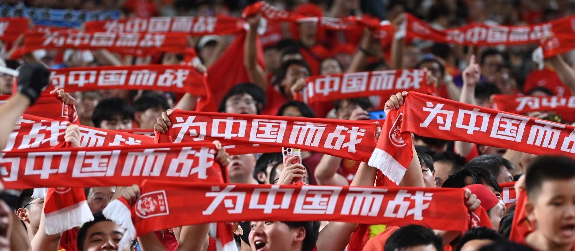 足球比赛连环挑战,球队团结一致,气吞山河的简单介绍 足球比赛连环挑战,球队团结一致,气吞山河的简单介绍