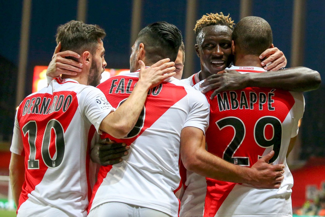 摩纳哥足球俱乐部准备迎接对手马赛队