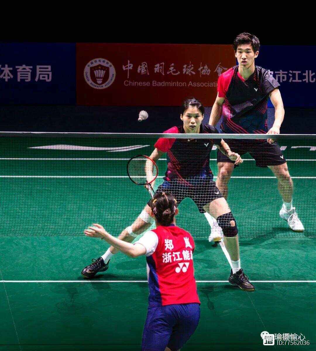 羽毛球比赛选手巅峰对决,谁能笑到最后 羽毛球比赛选手巅峰对决,谁能笑到最后