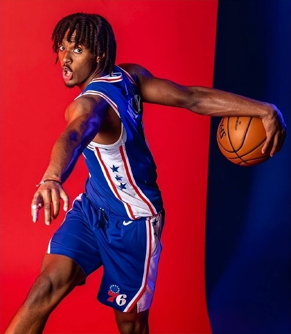 恩比德开创生涯新纪录,成为焦点人物 恩比德开创生涯新纪录,成为焦点人物