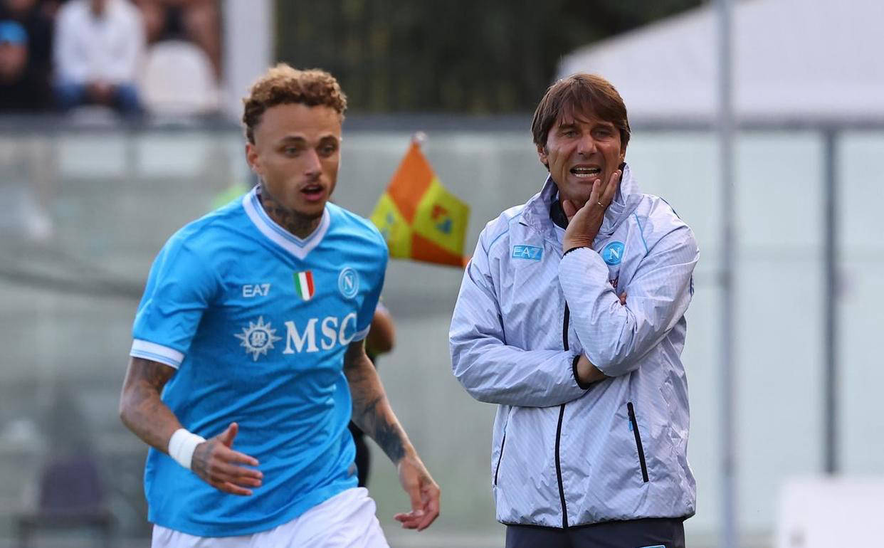 那不勒斯主教练变阵另辟蹊径,球队表现稳定的简单介绍 那不勒斯主教练变阵另辟蹊径,球队表现稳定的简单介绍