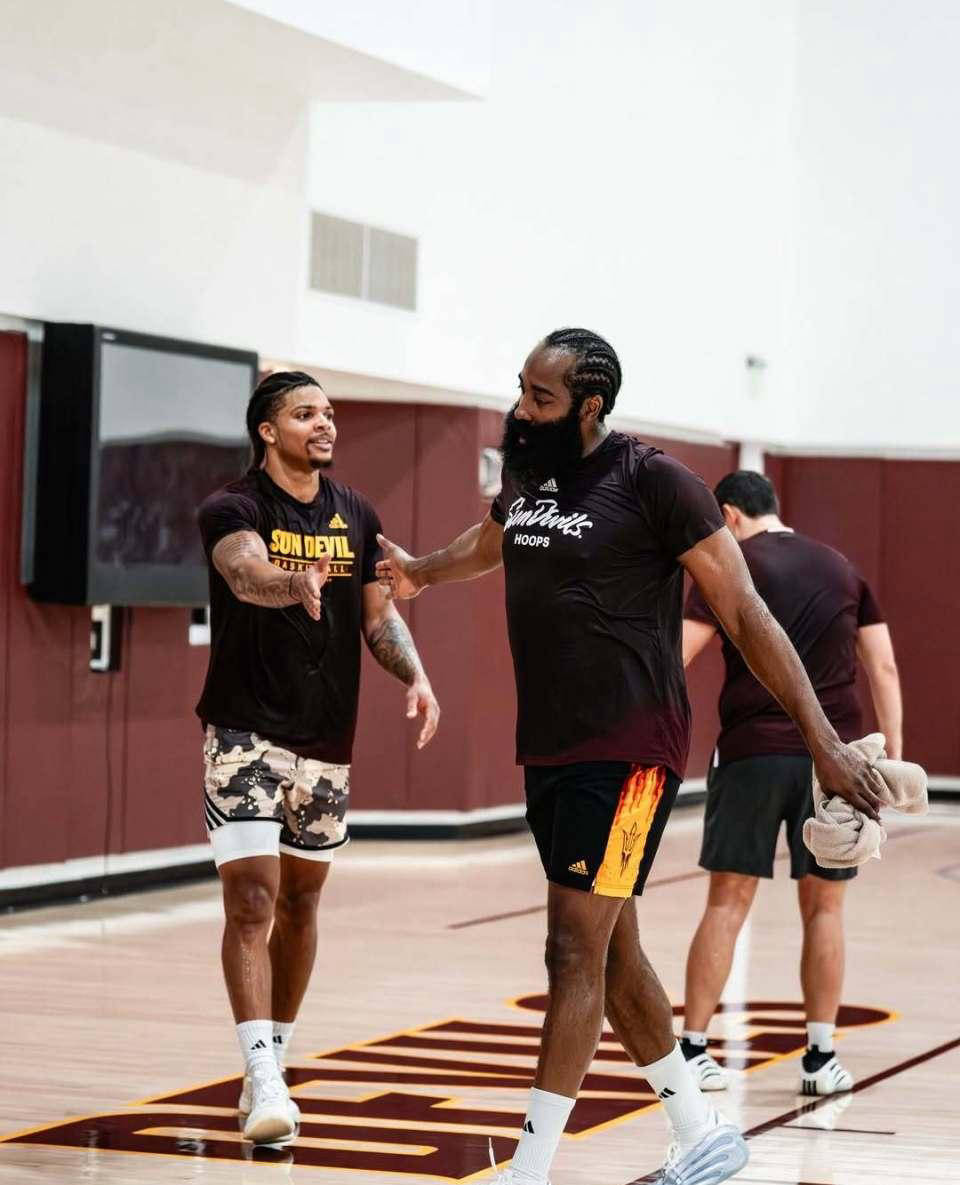 NBA球队开启季前训练营,备战新赛季 NBA球队开启季前训练营,备战新赛季