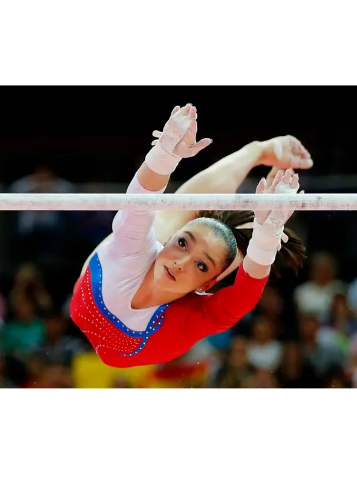 爱游戏登录-竞技体操赛事中运动员精湛技艺展现