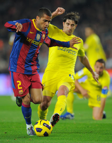 爱游戏登录-阿尔维斯主场败于对手，沉重失利的简单介绍