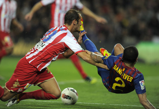 阿尔维斯主场败于对手,沉重失利的简单介绍 阿尔维斯主场败于对手,沉重失利的简单介绍