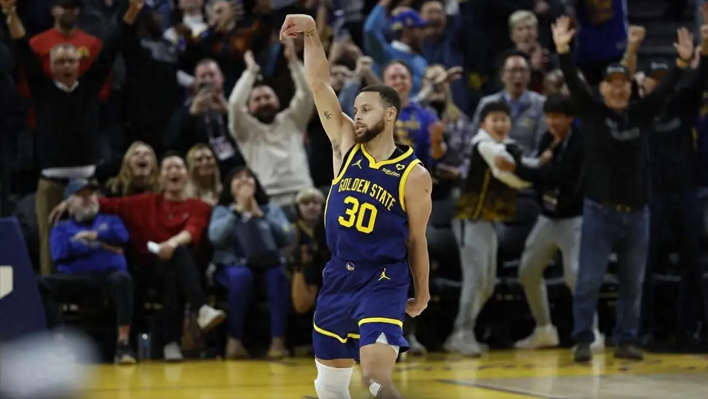 库里独揽38分,勇士逆转击败湖人 库里独揽38分,勇士逆转击败湖人