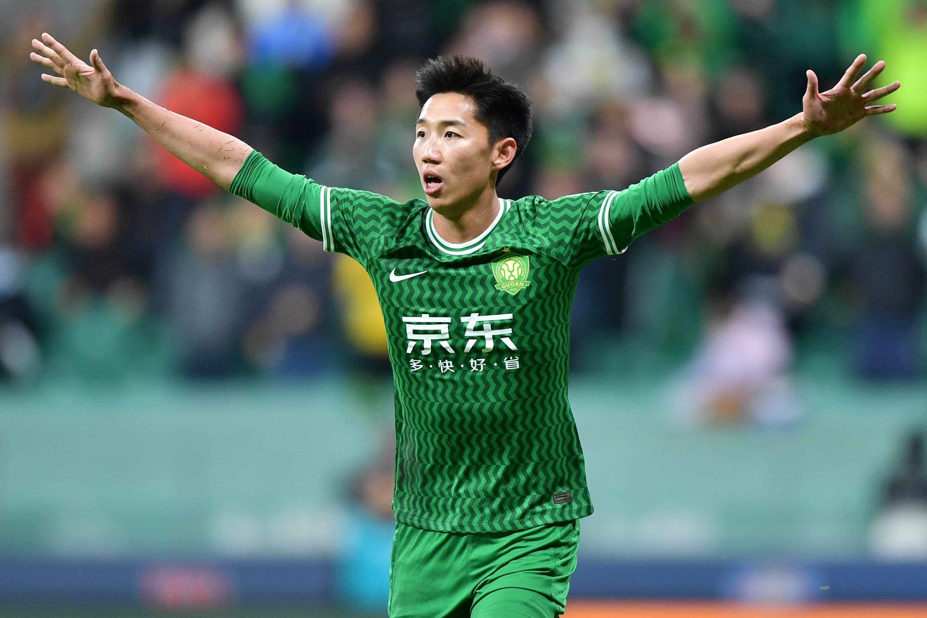 国安队员表现出色，成功击败对手